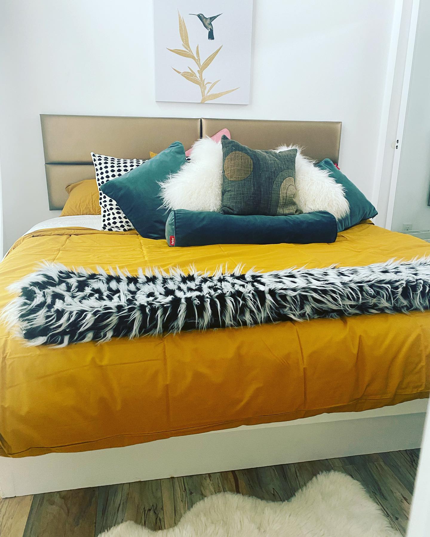 Sometimes you just need to change things up a little bit for a completely refreshed perspective 😉. 

When I first ordered my sheets from cb2, I didn’t realize they came with a duvet cover, so I bought a black & white duvet cover, too, that we’ve been using for months.  I just needed a change today - an attitude adjustment, a reframing - and found the extra duvet cover while organizing the closet in our tiny house. 

Voilà, fresh look, fresh attitude 😃.

What’s something you do around the house to gain a new perspective facilitate a fresh attitude? 

#tinyliving #tinyhome #tinyhouse #wfh #attitude #perspective #design #bedroomdecor #blinddogacres #countryliving #homesteadbeginnings #ourbuildjourney #ourbuildingjourney #thelemonadeshack #lemonstolemonade #whenlifegivesyoulemons #makelemonade #makeanadventure #sunday #cb2 #wayfair #fatboy #2modern #vantpanels