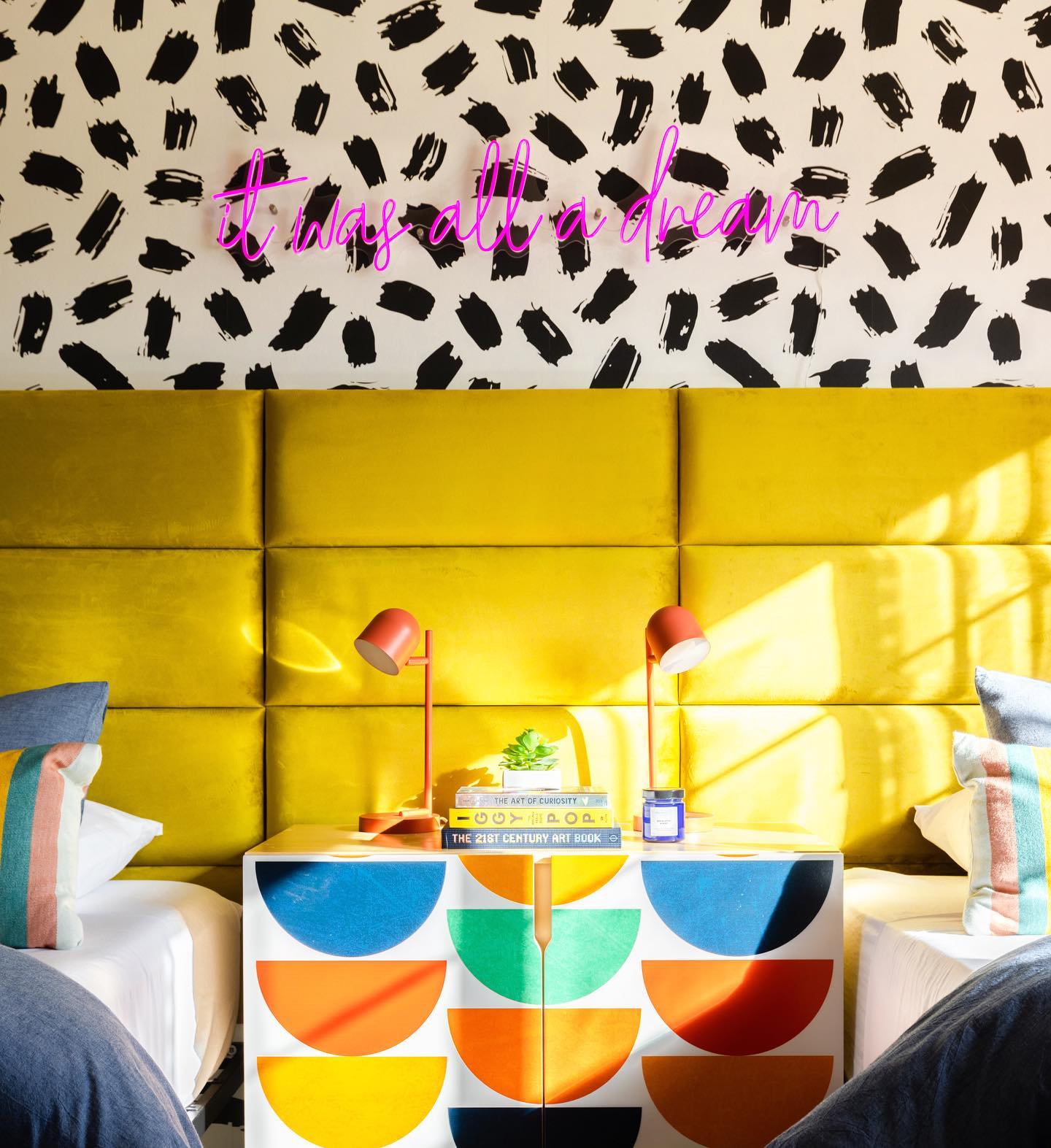If you need me I’ll be catching up on Zzz’s the rest of the weekend! 😴 

📸 by jaquib 

#revealday #airbnb #stayhere #vacationrental #visitscottsdale #visitarizona #interiordesign #houseofcolors #OnceAPannaTime #OnceSophannaTime #itwasalladream