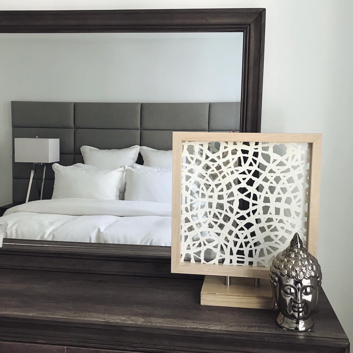 I love the look of all white bedding from the Hotel Collection from Macy’s . The gray fabric panel headboard by vantpanels gives even more of that hotel vibe.
.
.
.
.
#apartmentdecorating #interiordesign #apartmentdesign #decorationideas #homedecor #designonadime #interiordesigner #interiordesignersofinsta #design #downtownorlando #thorntonparkdistrict #lakeeloa #camdenliving #whitebedding #vantpanels #zgallerie #buddha