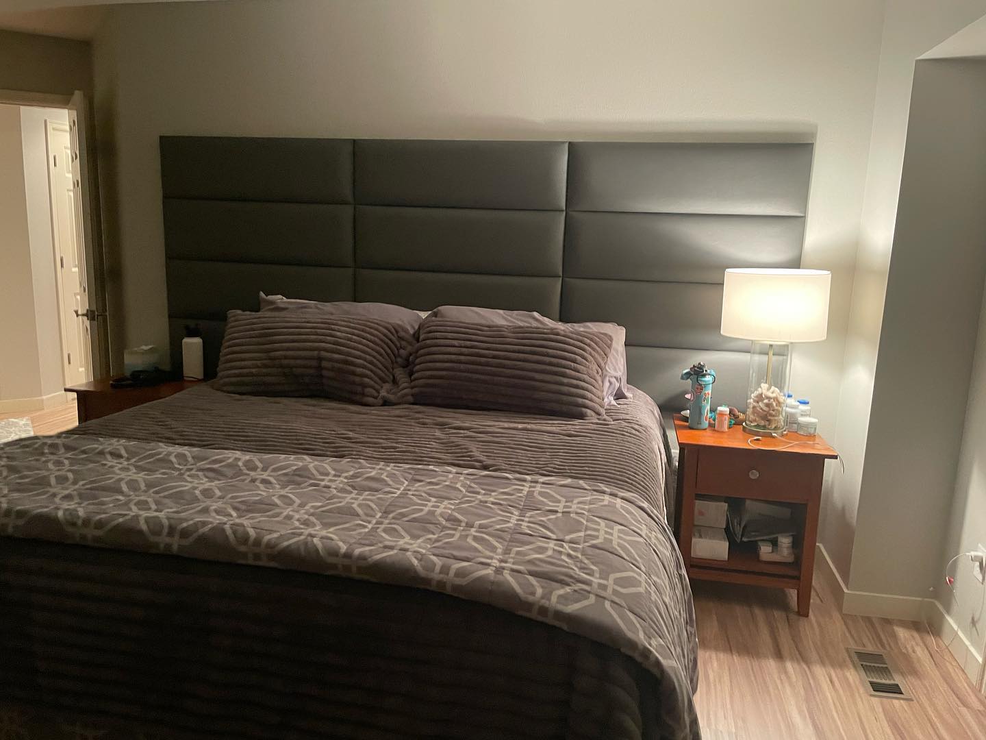 Weekend projects 😁
I am really liking how this turned out. It’s the #vantwallpanelheadboardsystem modern clean, and ✅ done! #vantwallpanels #kingheadboard #makeitfeellikehome #stobblife #workhardplayharder
